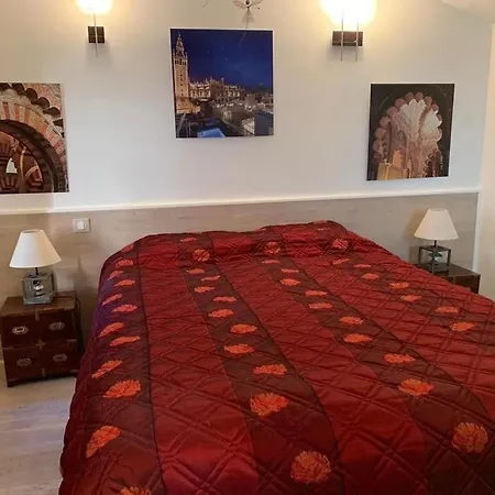 Au Calme, Piscine Et Prives *